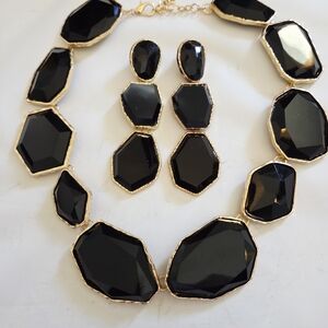 NWOT Fashion Couture Black & Gold Chunky Statement Necklace And Earrings Set